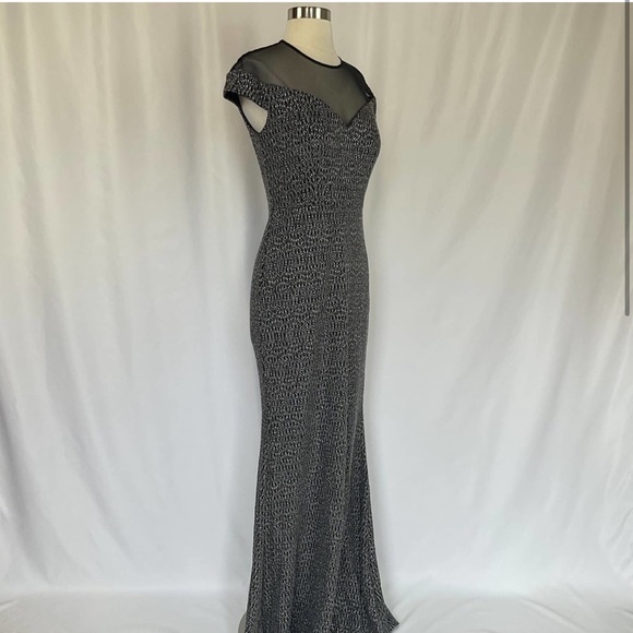 Betsy & Adam Women's Formal Dress Size 6 Black & Silver Metallic Knit Long Gown - Picture 4 of 10